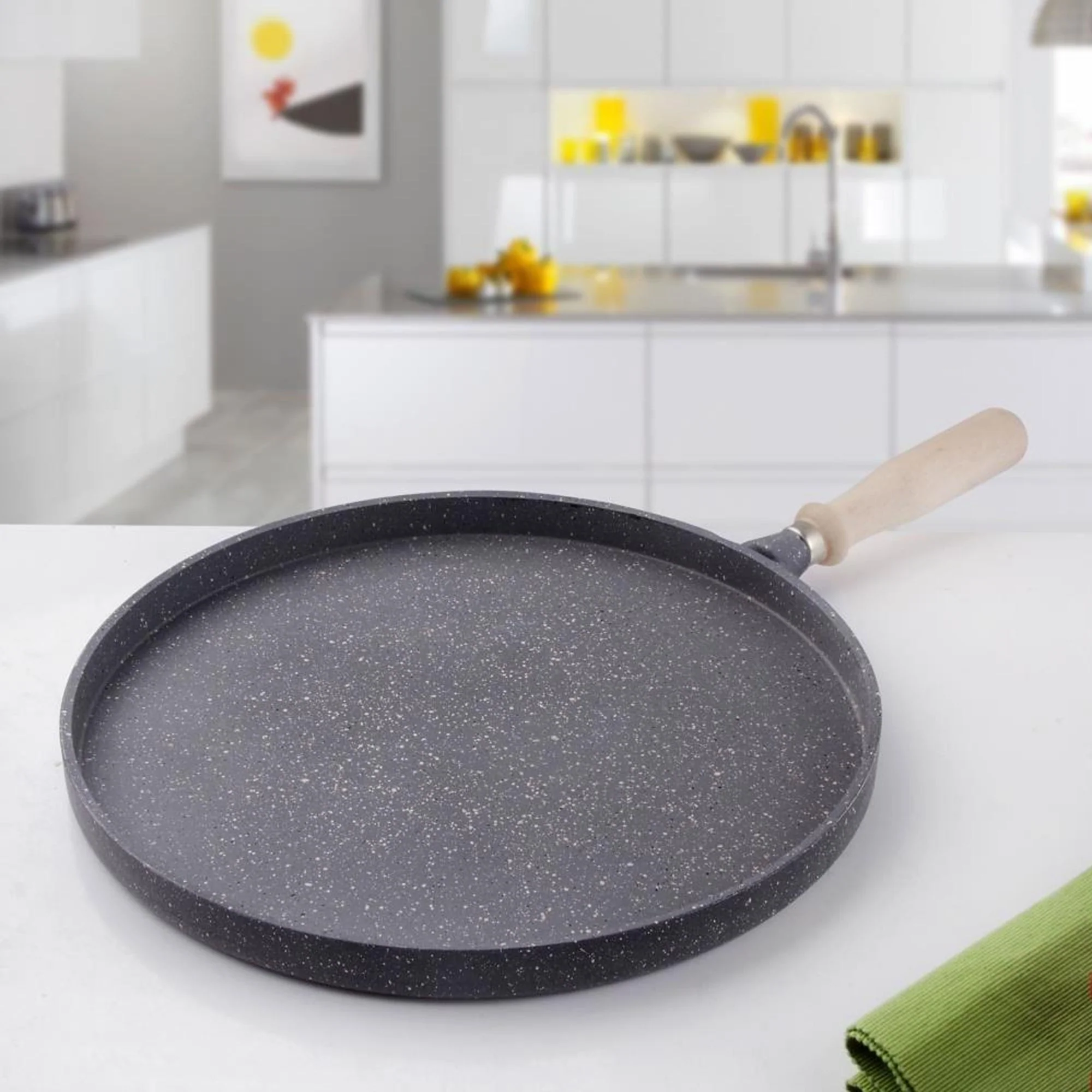 Leydi 36cm Cast Aluminium Pan Black - Image 3