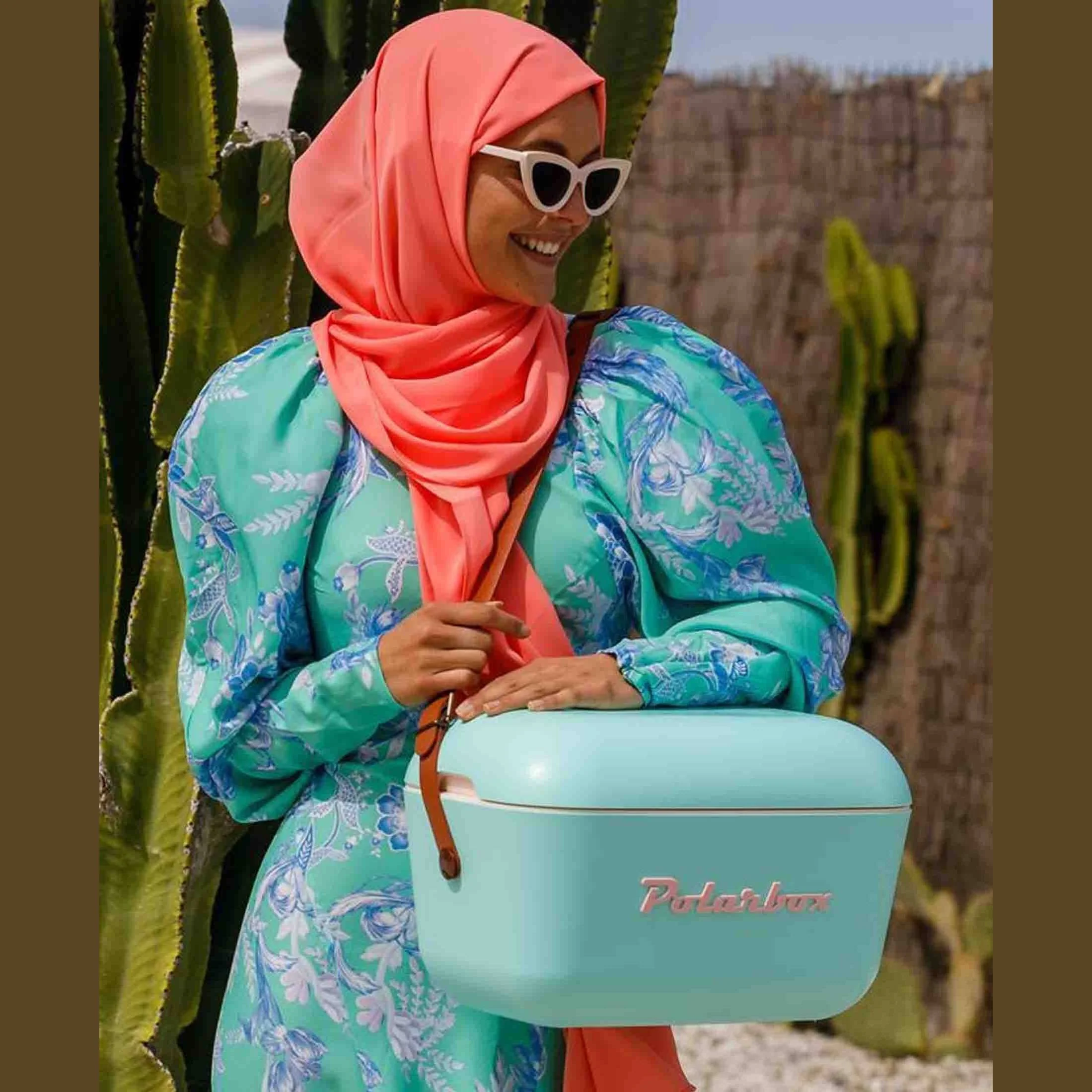 Retro 12L Polarbox Cooler - Cyan - Image 6