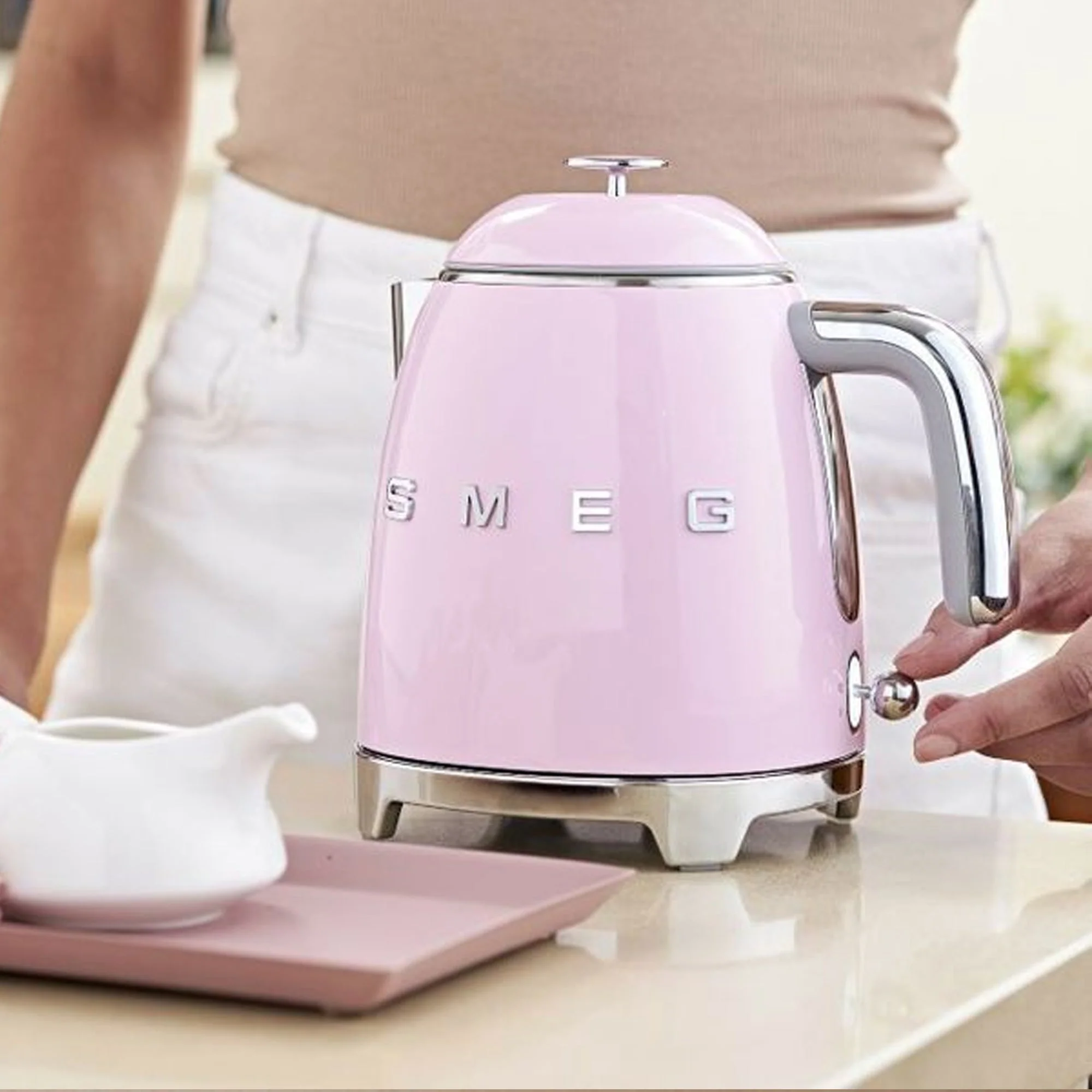Smeg 50's Style Retro Mini Kettle Pink - Image 3
