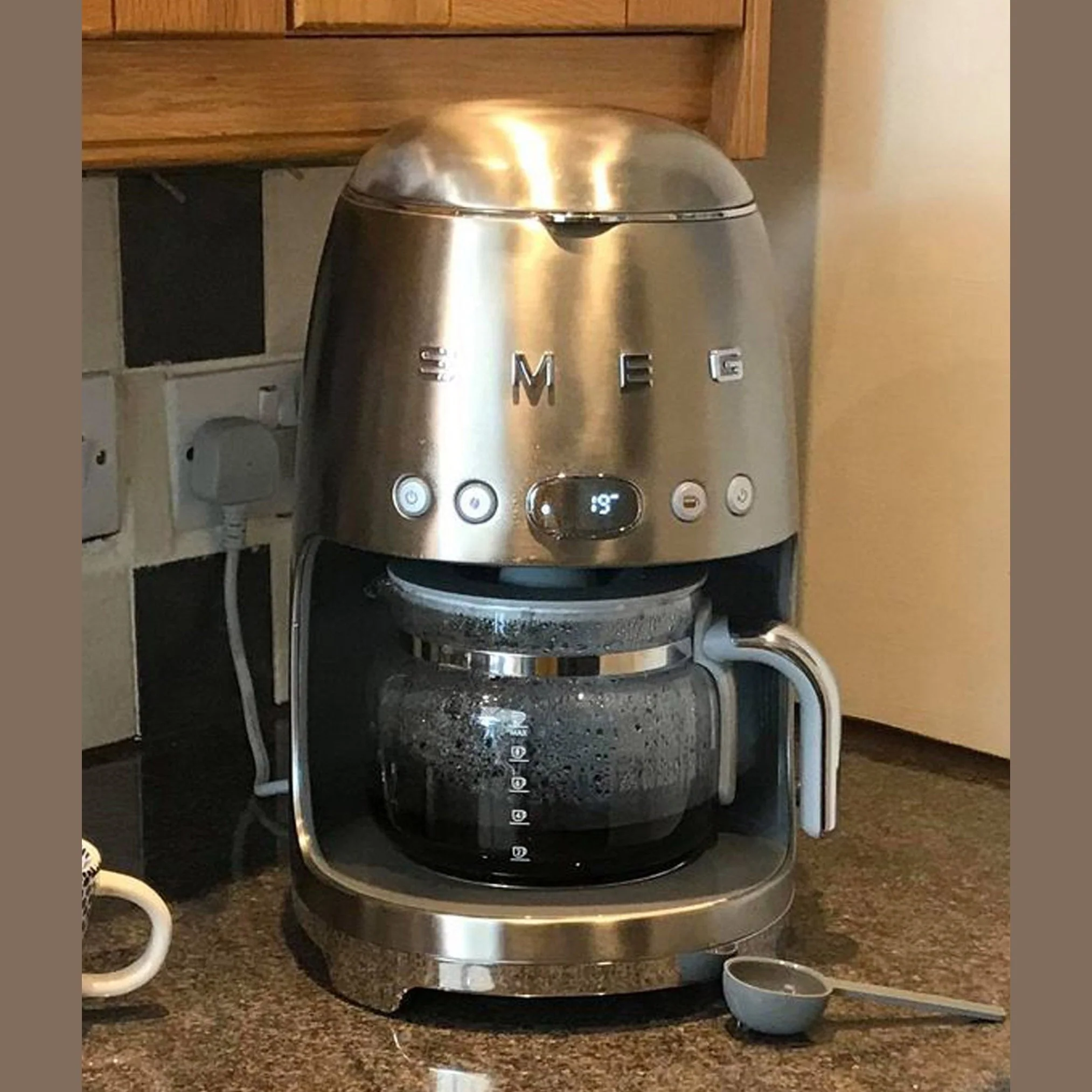 Smeg Drip Coffee Machine - Silver - Image 3