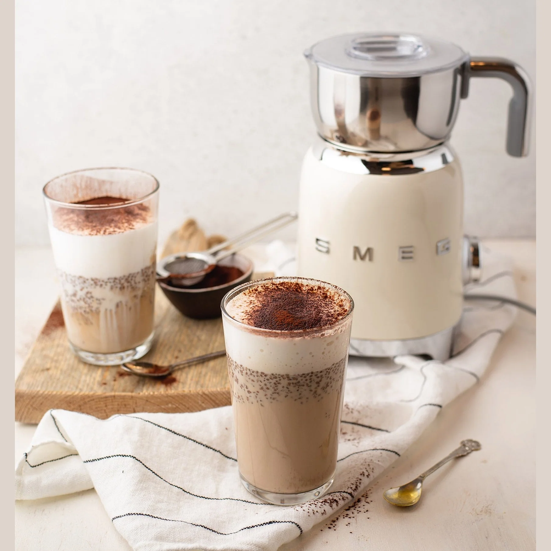 Smeg Milk Frother - Cream - Image 4