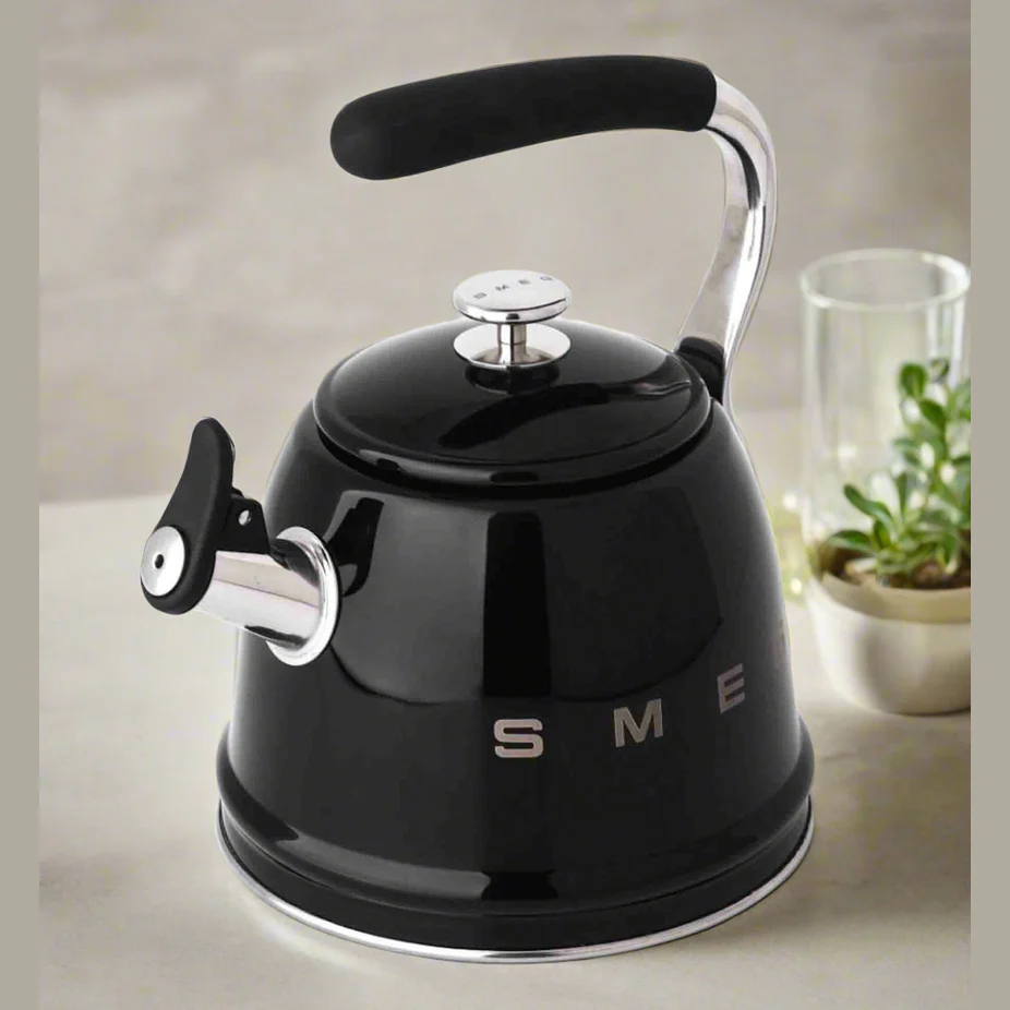 Smeg Whistling Stovetop Kettle - Black - Image 3