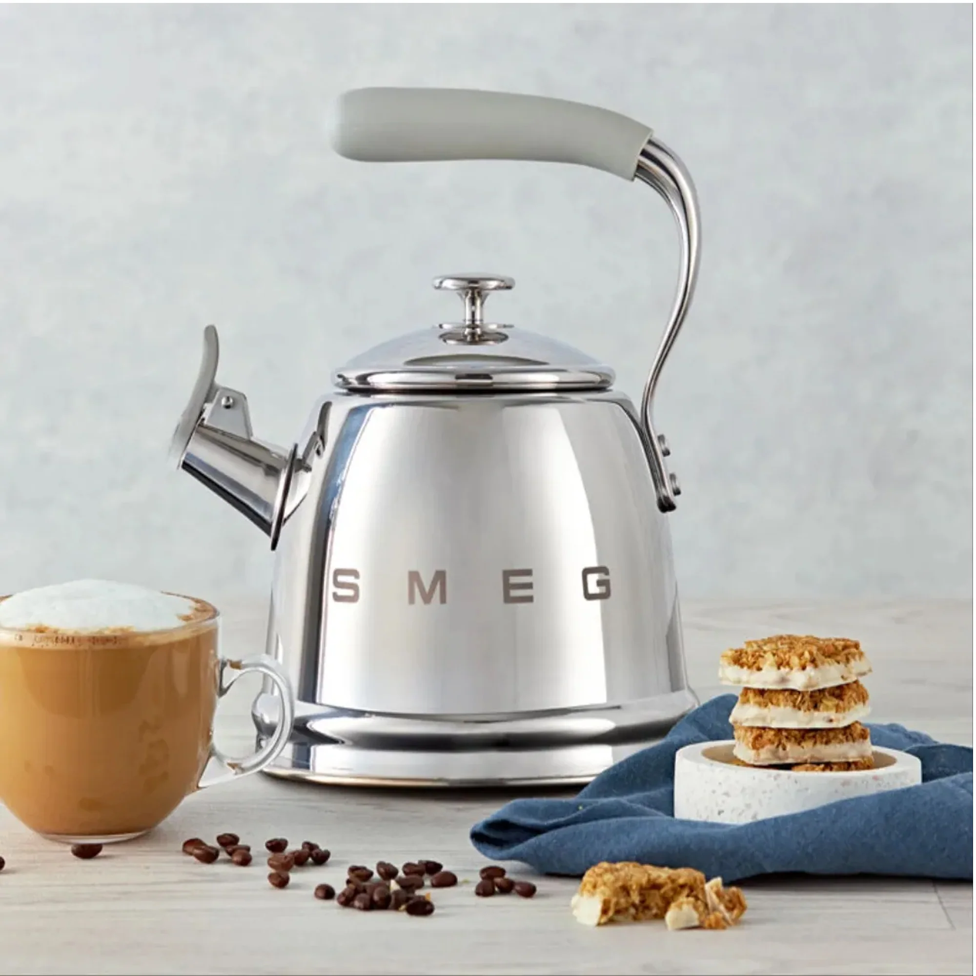 Smeg Whistling Stovetop Kettle - Stainless Steel - Image 2